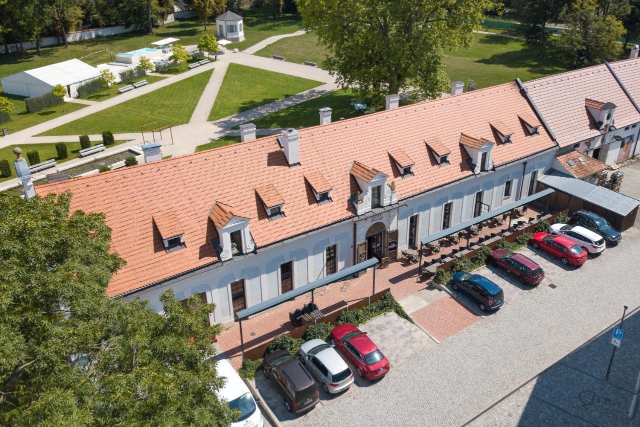 Olivuv Pivovar Dolni Brezany Экстерьер фото