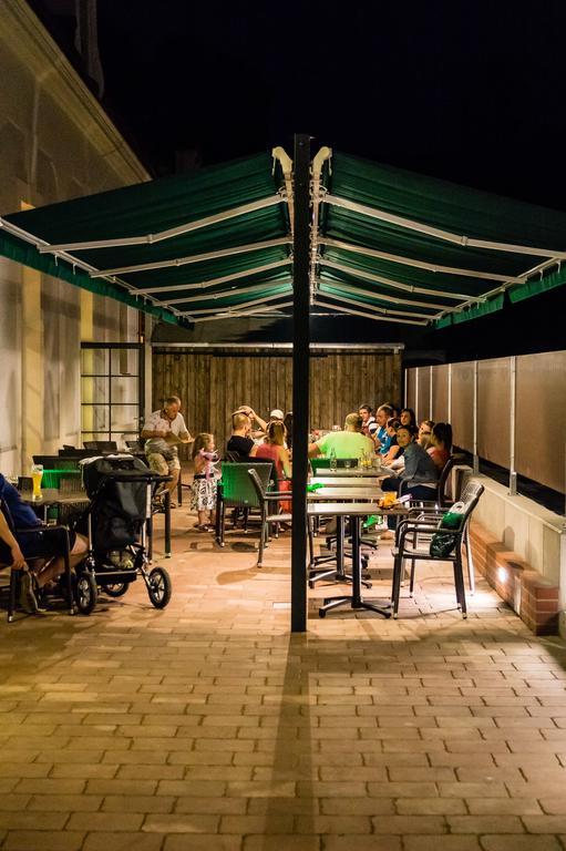 Olivuv Pivovar Dolni Brezany Экстерьер фото