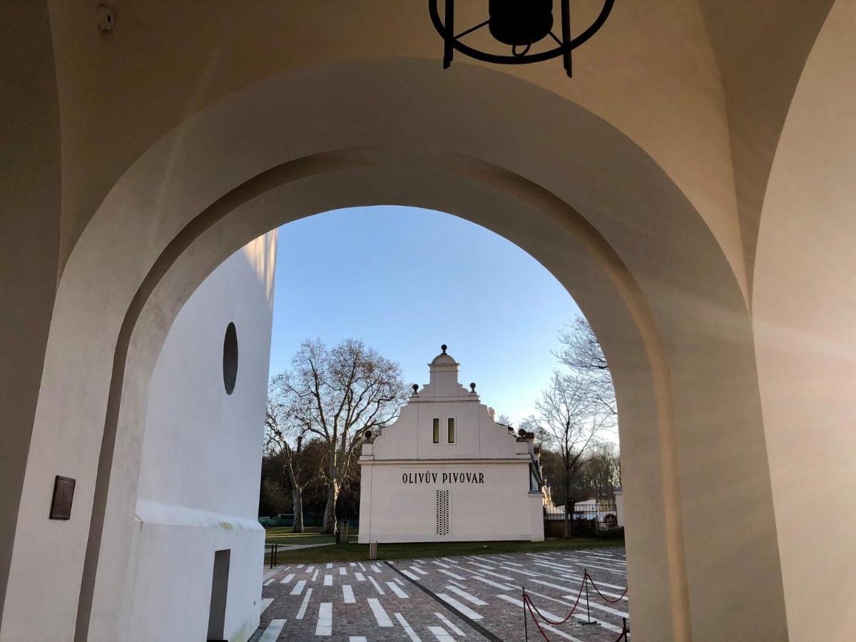 Olivuv Pivovar Dolni Brezany Экстерьер фото
